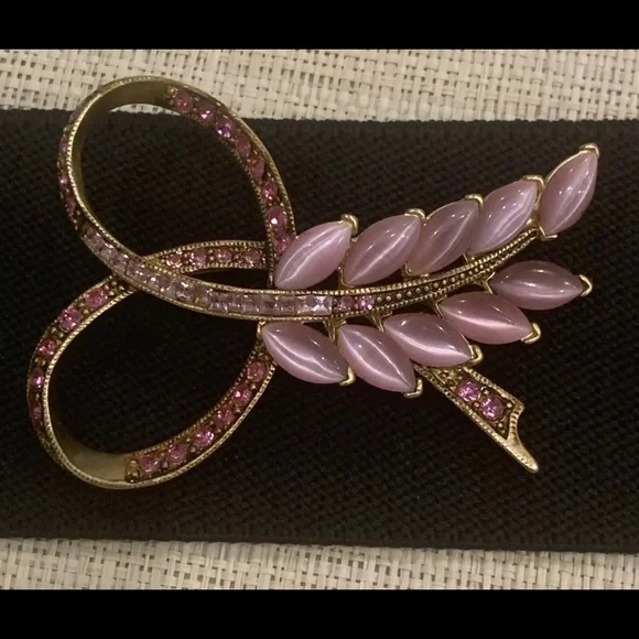 Pink Rhinestone and Moon-glow Gold Tone Brooch Pin Ribbon Bow Elegant timeless - Picture 5 of 10